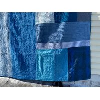 Moderne Impro Patchwork Quilt-Blau Themen - Königin Größe von ShopPilgrim