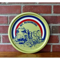 Mount Rushmore Souvenir Tablett Mount Rushmore Souvenir Tablett von ShopPilgrim