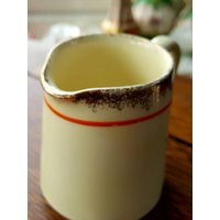 Kleine Staffordshire Creamer Art Deco von ShopVintageUniqueUK
