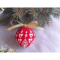 Weihnachtskugel Weißes Herz, Weihnachtsbaum, Handgemachte Weihnachtsdekoration, Weihnachtsgeschenk, Weihnachtskugeln Aus Perlen von ShopebyMariya