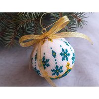 Weihnachtskugel Grüner Stern Weihnachtsbaumkugel, Weihnachtsbaum-Spielzeug, Handgemachte Weihnachtsdekoration, Weihnachtsgeschenk, Perlenkugeln von ShopebyMariya