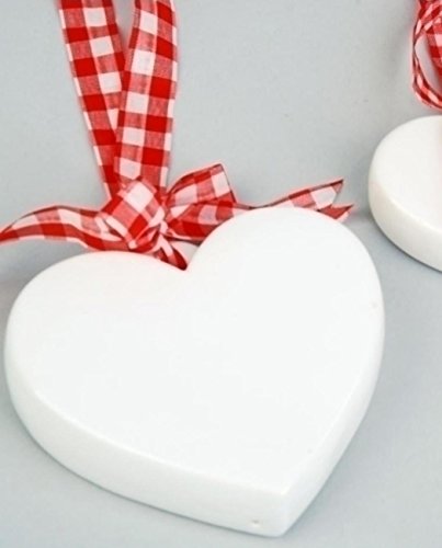 Keramik Herzen weiß mit Band, Herzdekoration. 8,5cm. 6 Stück von Shophaus24