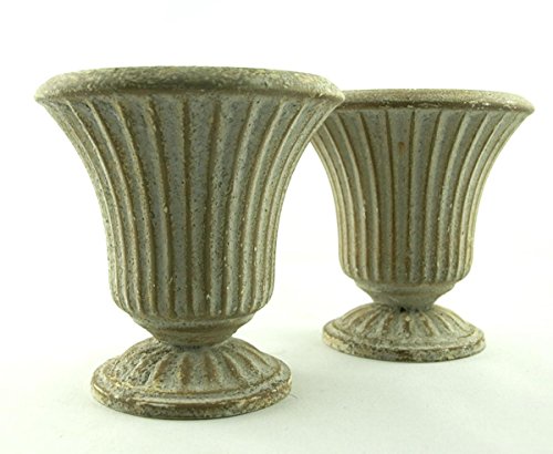 Shophaus24 Kleine Metall Deko Pokale im 2er Set im Vintage Look. Höhe 9cm. 2 Stück von Shophaus24