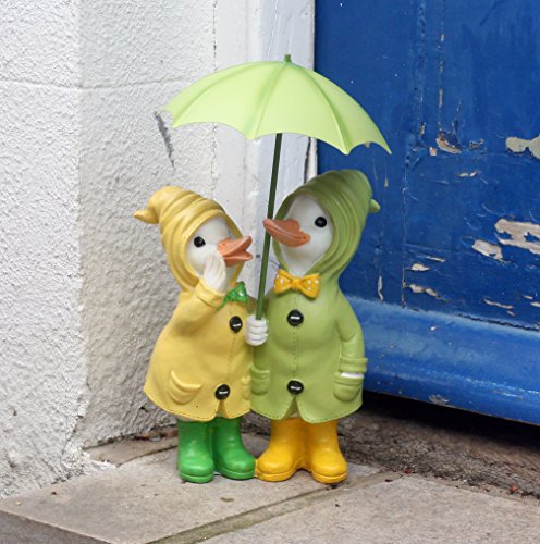 Dilly and Dally Pfützenente, stehend mit Regenschirmen, Gartendekoration von Shudehill