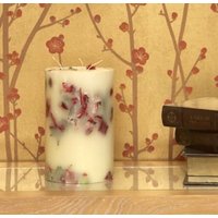 Riesige Kerze, Sehr Große Duftkerze Verziert Mit Trockenen Blumen Riesige Kerze, Sehr Große Duftkerze Verziert Mit Trockenen Blumen von SiDecoHandmade