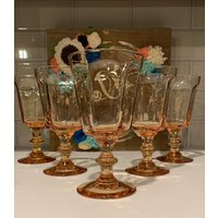 Antike Goldene Wasserkelche Von | Goldfarbene Tischdekoration Elegante Trinkgefäße Klassen Tablescape von SiEstates
