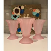 Vintage William Sonoma Frosted Pink Eiscreme Gläser | Rosa Parfait Brille Pinke Tischlandschaft von SiEstates