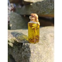 Entkreuzungsöl Zur Anwendung Bei Ritualen Zum Lösen Von Negativen Energien Und Anhaftungen Entkreuzungsöl Zur Anwendung Bei Ritualen Zum Lösen Von Negativen Energien Und Anhaftungen von Siebenraben