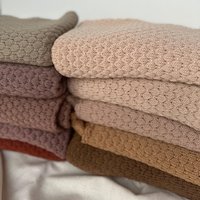 Braune Babydecke Aus Merinowolle Gestrickt Für Gender Neutral Babyzimmer von SigiKnitStore