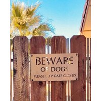 12-Zoll-Metallschild Beware Of Dogs Keep Gate Closed Mit Pulverbeschichtung 12-Zoll-Metallschild Beware Of Dogs Keep Gate Closed Mit Pulverbeschichtung von SignPerformance