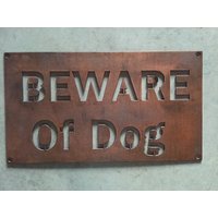 Beware Of Dogs Metallschild in Wunderschönem Kupfer Mit Eingebranntem Klarlack von SignPerformance