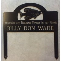 Metall Fisch in Memory Zeichen Auf Einsätzen von SignPerformance