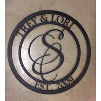 Metall-Monogramm-Zeichen, Monogramm-Zeichen Benutzerdefinierte, Lasergeschnittenes Monogramm, in Schwarz Strukturierter Oberfläche von SignPerformance