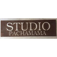 Metallschild Mit Dem Firmennamen von SignPerformance