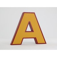 Gelb & Rot Buchstabe A | Reverse Channel Letter Altes Schild Signiert von SignSoup