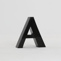 Schwarzer Buchstabe A | Reverse Channel Letter Altes Schild Signiert von SignSoup