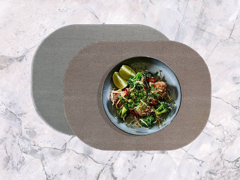 Signature Home Collection Platzset Tischsets 6-er Set oval Rochen Optik beidseitig verwendbar, (Set, Tischset 6-er Set Kunstleder 45 x 33 cm), beidseitig verwendbar mit 2 unterschiedlichen Farben von Signature Home Collection
