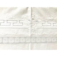 Tischdecke/Bestickte Vintage 128 X 165 cm Handbestickte Cut Out Stickerei von SignoraMargherita