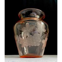Vintage Vase/Mit Trauben Motiv/ Geschliffene Traubenwäscher Glas von SignoraMargherita