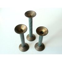 Schöne Massiver Kerzenhalter Messing Und Metall Patiniert Vintage Boho Kerzenleuchter Mid Century Kerzenständer Solid Candle Holder Germany von SilaVintageandmore