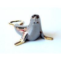 Seehund Flaschenöffner Kapselheber Metall Vintage Mid Century Bottle Opener Bmf West Germany Collectible Briefbeschwerer Seelöwe Robbe von SilaVintageandmore