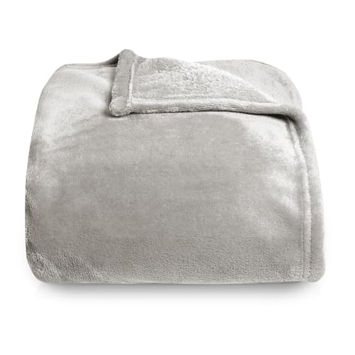 Silentnight Superweiche Fleece-Überwurfdecke – vielseitiger, Flauschiger Überwurf für Bett, Sofa und Couch, hergestellt aus warmem, gemütlichem, superweichem Fleece – Silber – 130 x 150 cm von Silentnight