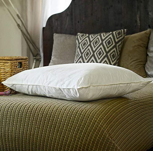 Silk Bedding Direct. Mit Seide Gefüllter Kopfkissen. Langsträhnige Maulbeerseide umwickelt um einen Microfaser Kern. 75cm x 50cm. von Silk Bedding Direct