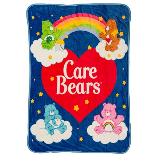 Silver Buffalo Care Bears Fleece-Überwurf, Regenbogen-Herz-Logo mit Cheer Bear, Bedtime Bear, Cheer Bear und Tenderheart Bear, 114,3 x 152,4 cm, weiche und gemütliche Decke, 180 g/m² von Silver Buffalo