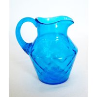Vintage Miniatur-Krug/Menage Milchkännchen Aus Strahlendem Saphirblauem Glas - Kreuzschraffur-Diamant-Muster Applizierter Griff von SilverliningByTravis