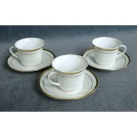Vintage Mokkatassen & Untertassen - Feines Weißes Porzellan Mit Goldverzierung Made in China 3Er Set Nahezu Neuwertig von SilverliningByTravis