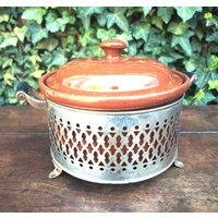 Vintage Steinzeug/Redware Auflaufform Keramiktopf in Einem Metallträger Mit Doppelgriff - Rote Ware von SilverliningByTravis