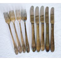 Vintage W.m. Extra Silberplatte/Gabeln Und Buttermesser Silberbesteck - 5 Messer 4 Mit Blumenmuster Vintage W.m. Extra Silberplatte/Gabeln Und Buttermesser Silberbesteck - 5 Messer 4 Mit Blumenmuster von SilverliningByTravis