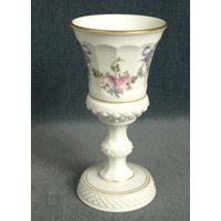 Westmoreland Milchglas Becher Sockel Kompott Urne Vase Mit Handgemalten Rosenblüten/Blumenmuster & Diamantpunkten von SilverliningByTravis