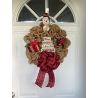 Festlicher Leinenkranz Mit Schneemann Büffelkaro Und Holzschild Festlicher Leinenkranz Mit Schneemann Büffelkaro Und Holzschild von SimonSaysCraftDesign