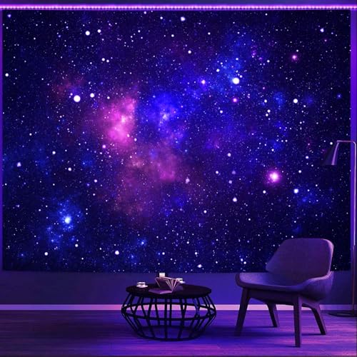 Simpkeely Schwarzlicht Galaxy Wandteppich - Blauer Sternenhimmel | UV-reaktiv & Leuchtet im Dunkeln | Ästhetischer Wandteppich fürs Schlafzimmer - 150cm x 200cm von Simpkeely