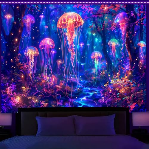 Simpkeely Schwarzlicht-Quallenwald-Wandteppich, UV-reaktiv, Fantasie, lebendiges Neon-Kunst-Dekor, leuchtet im Dunkeln, Wasserleben, Wandbehang für Schlafzimmer, Wohnzimmer – 130 x 150 cm Simpkeely Schwarzlicht-Quallenwald-Wandteppich, UV-reaktiv, Fantasie, lebendiges Neon-Kunst-Dekor, leuchtet im Dunkeln, Wasserleben, Wandbehang für Schlafzimmer, Wohnzimmer – 130 x 150 cm von Simpkeely