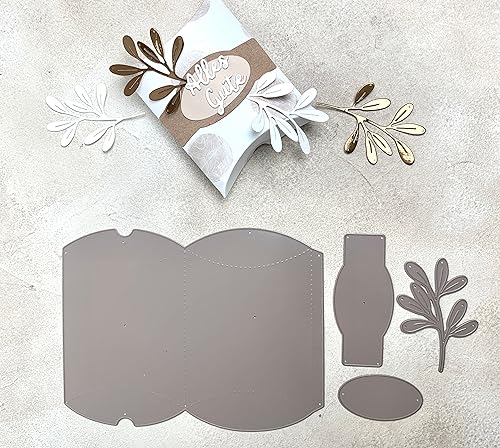 Stanzschablone Cutting dies Pillowbox Weihnachten Box Geschenkschachtel NUR für A4 Maschine, mit Label und Zweig, 3x12cm Box fertig, 4-tlg. von Simple Lettering est. 2017