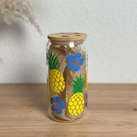 Iced Coffee Becher Mit Ananas Und Hibiskusblüten | Glasbecher To Go Kaffeebecher Glas Strohhalm Kaffee Smoothie von SimplyAnnaDesign