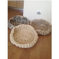 Hunde Schlafmatte Gehäkeltes Hundebett Aus Wolle Hunde Schlafmatte Gehäkeltes Hundebett Aus Wolle von SimplyLifeHandmade