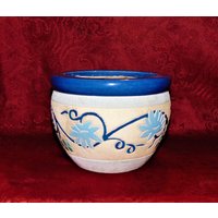 Vintage Blumentopf in Blau Und Weiß Mit Sand Finish Emaillierten Blumen von SimplyMarvelousMary