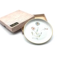 Vintage Rosenthal "Collection Oemeta" in Originalverpackung Feiner Porzellan Blumen-Untersetzer, 60Er Jahre." Vintage Rosenthal "Collection Oemeta" in Originalverpackung Feiner Porzellan Blumen-Untersetzer, 60Er Jahre." von SineLineaStudio17