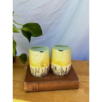 Gelb Wildblumen Wiese Reisebecher | Handgemachter Keramik Becher Mit Deckel Naturinspirierte Getöpferte von SinneramicsStudio