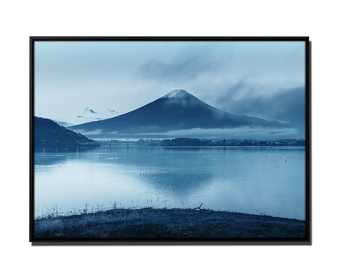 Sinus Art Leinwandbild 105x75cm Leinwandbild Petrol Natur Landschaft Montierung Fuji Kawakuchiko See Japan von Sinus Art