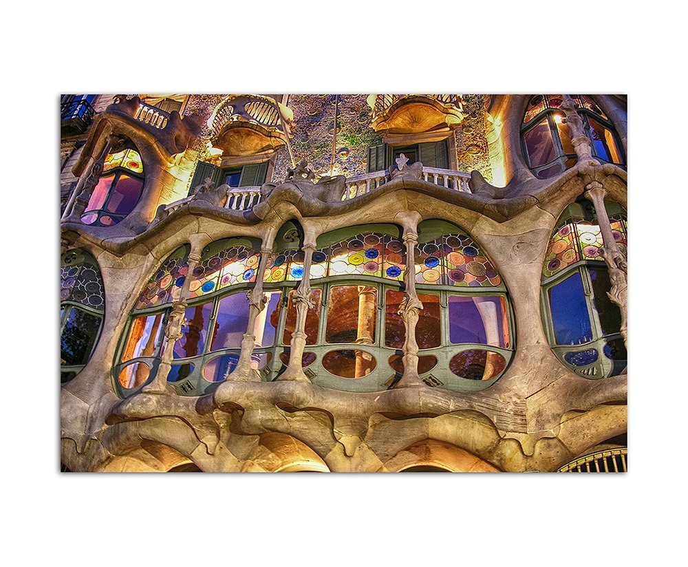 Sinus Art Leinwandbild 120x80cm Barcelona Casa Batlló Gebäude Fenster von Sinus Art