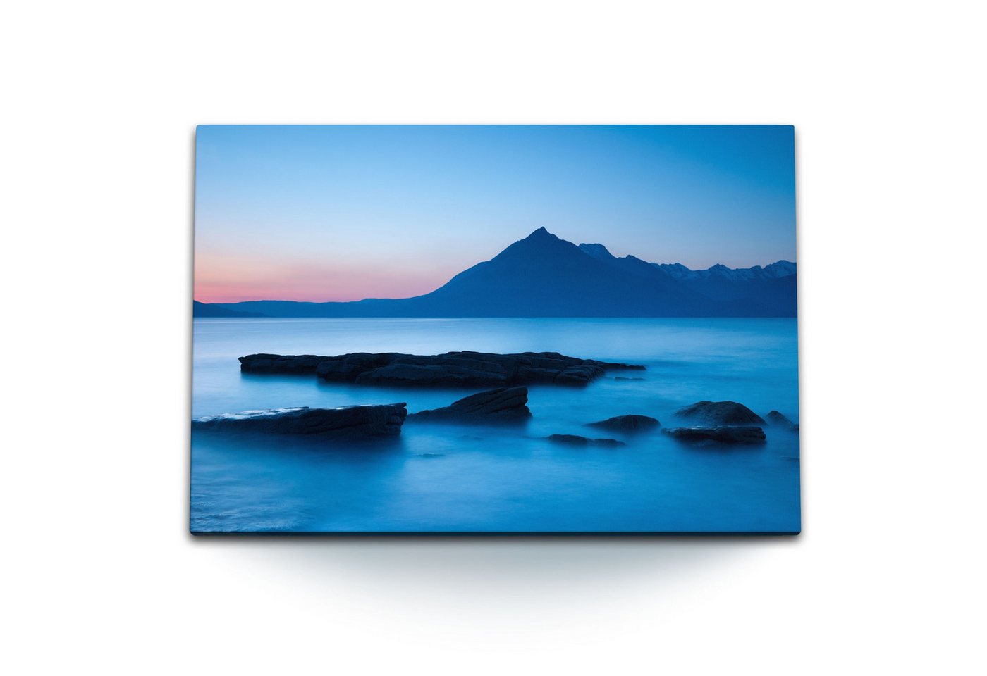 Sinus Art Leinwandbild 120x80cm Wandbild auf Leinwand Abendrot Blaue Berge Meer Felsen Natur, (1 St) von Sinus Art