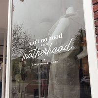 Ain't No Kapuze Wie Muttertag - Fensteraufkleber Abnehmbare Retail Display Vinyl Schaufensterschild Shop Front Sticker von SirFaceWindows
