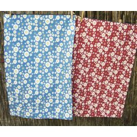 Geschirrtuch Trockentuch Teatowel Daisy Gänseblümchen Rot Blau Frühling Romantik Pusteblume Geschirrtuch Trockentuch Teatowel Daisy Gänseblümchen Rot Blau Frühling Romantik Pusteblume von SissiundFroschkoenig