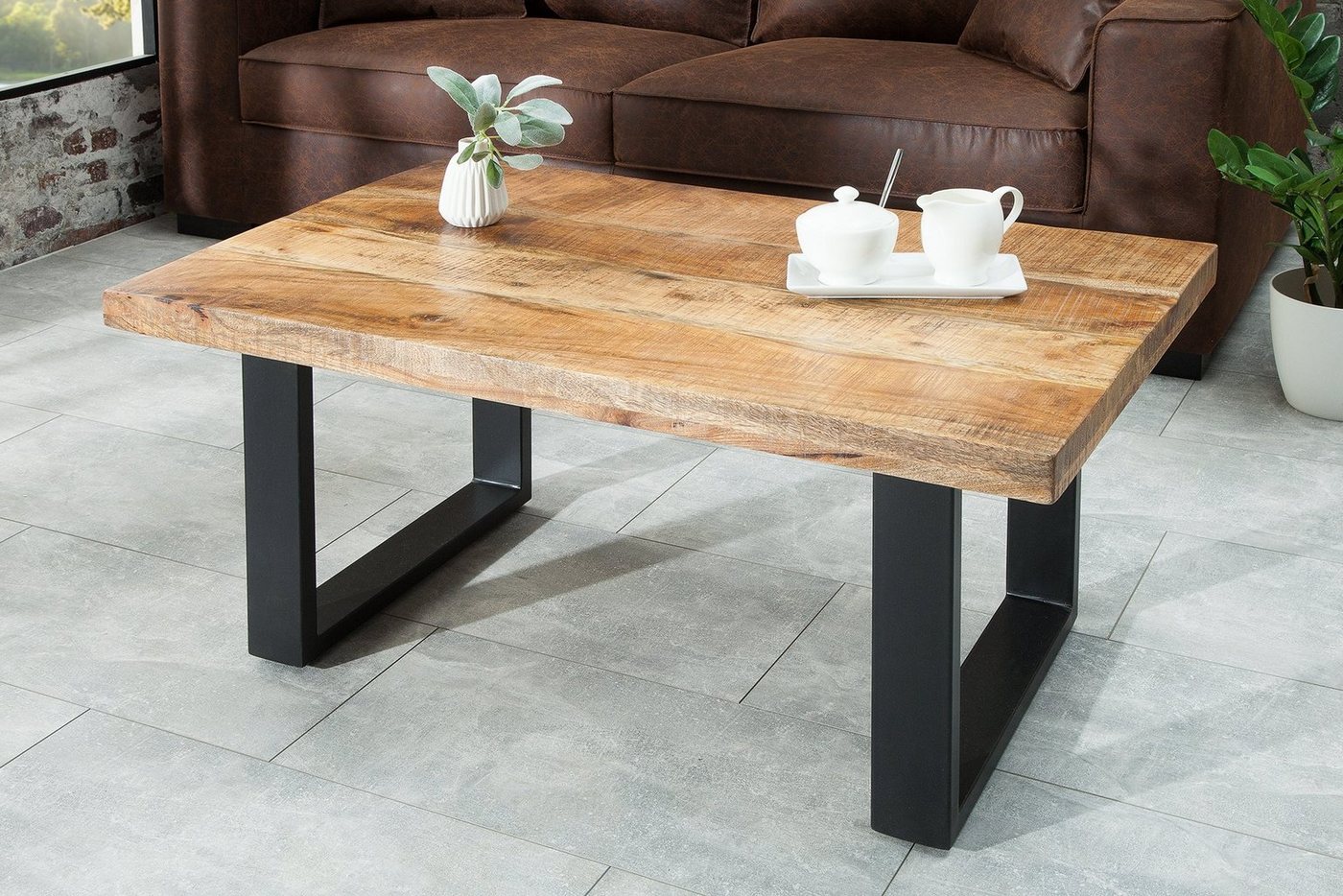 Sitheim-Europe Couchtisch Woodridge Massiver Couchtisch 100cm Mangoholz Eisen industrial Design (1-St) von Sitheim-Europe