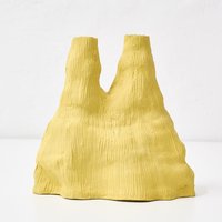 Handgefertigte Gelbe Vase Mit Rauer Textur von SiupStudio