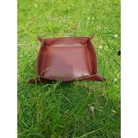 Valet-Tablett von SixMagpiesLeather